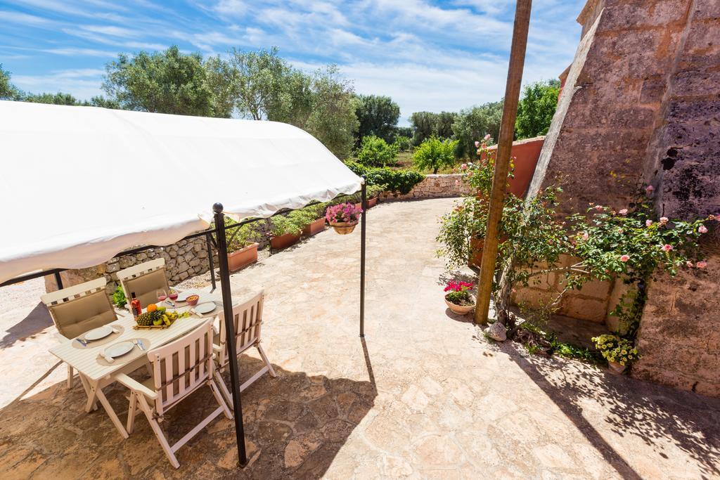 La Corte Della Masseria San Vito dei Normanni Bagian luar foto