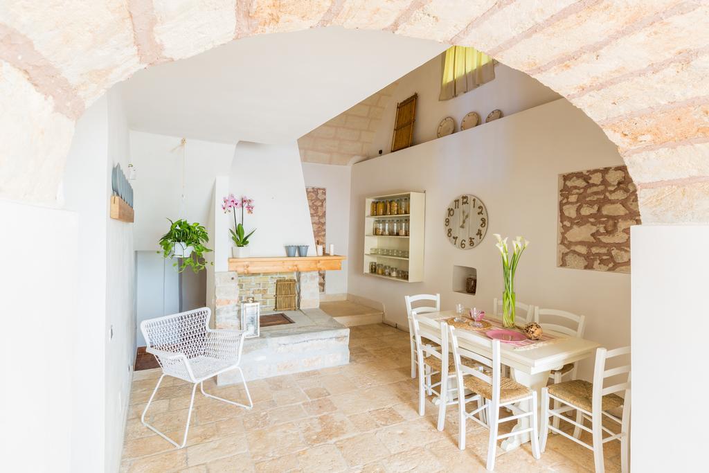 La Corte Della Masseria San Vito dei Normanni Bagian luar foto